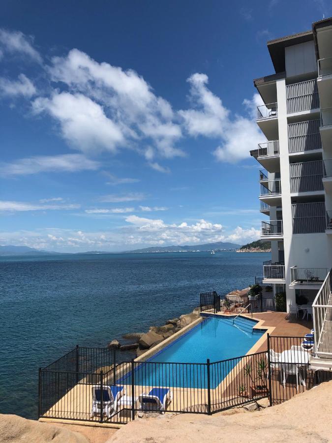 One Bright Point - Stunning Water Views Apartment Nelly Bay Exterior photo