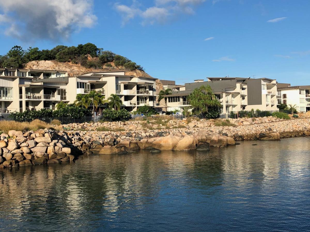 One Bright Point - Stunning Water Views Apartment Nelly Bay Exterior photo