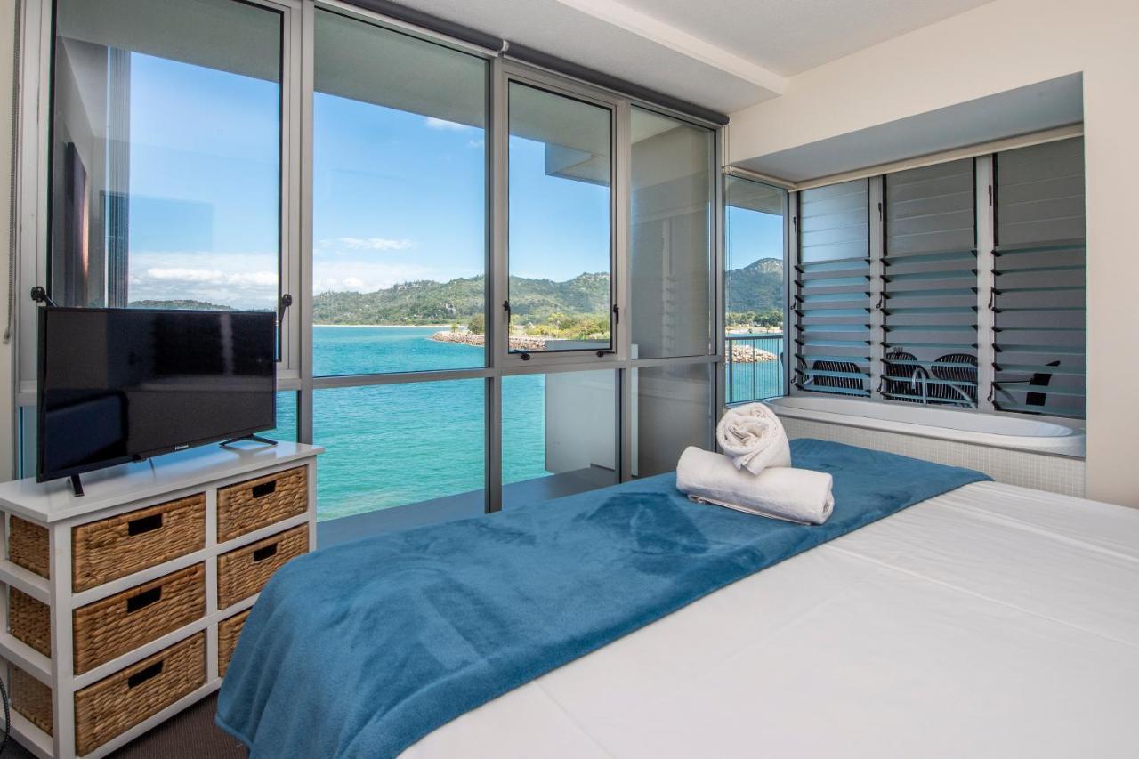 One Bright Point - Stunning Water Views Apartment Nelly Bay Exterior photo