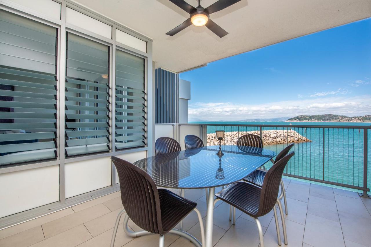 One Bright Point - Stunning Water Views Apartment Nelly Bay Exterior photo