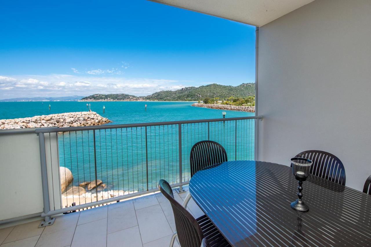 One Bright Point - Stunning Water Views Apartment Nelly Bay Exterior photo